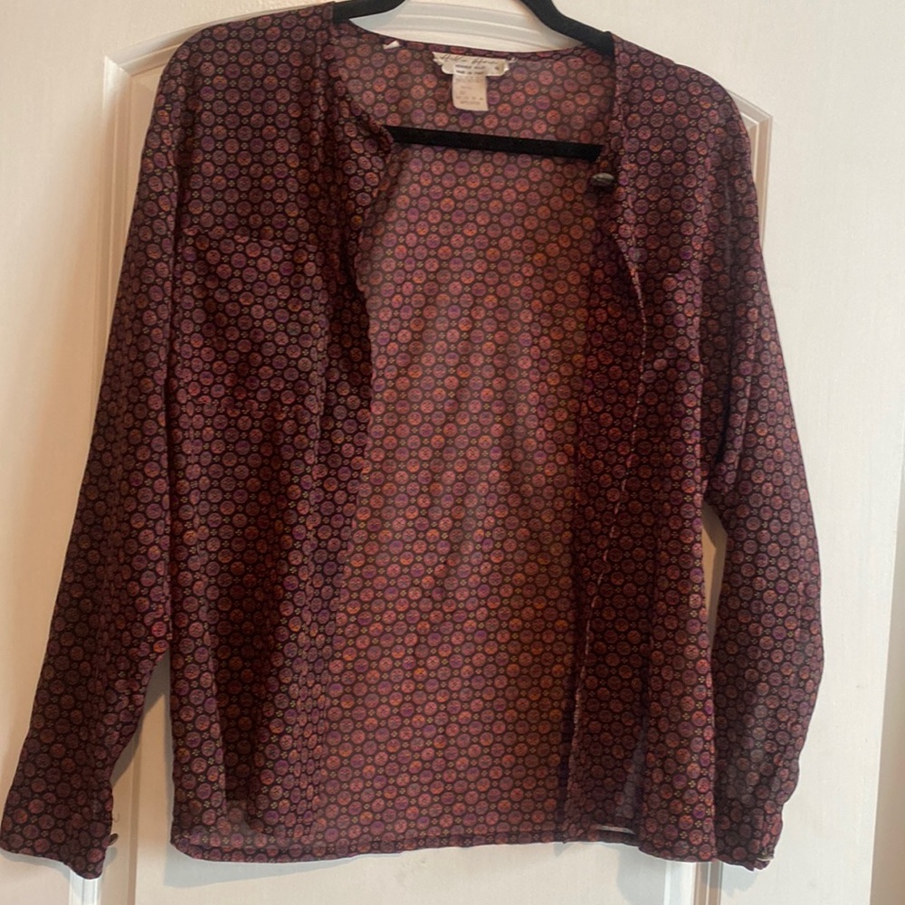 One-of-a-kind High quality vintage 100% silk Alan Austin sz 4 button down